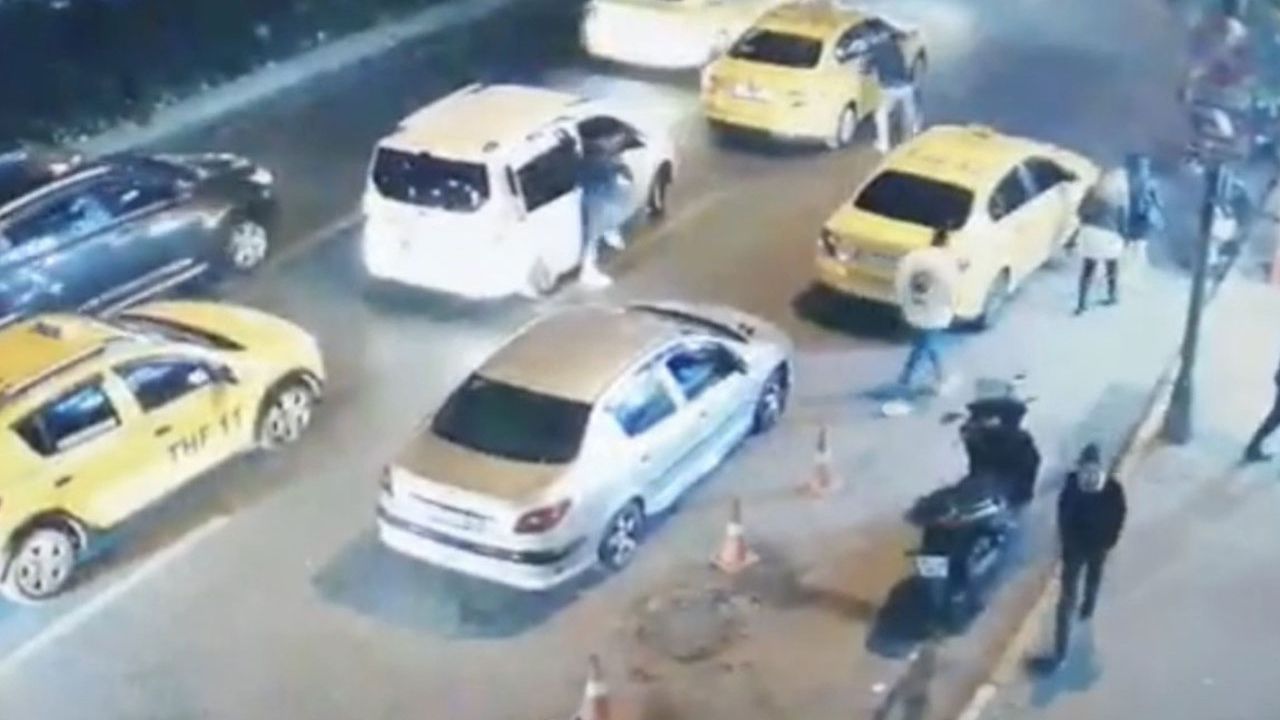 Taksim’de film gibi operasyon:   Zehir taciri taksici tutuklandı