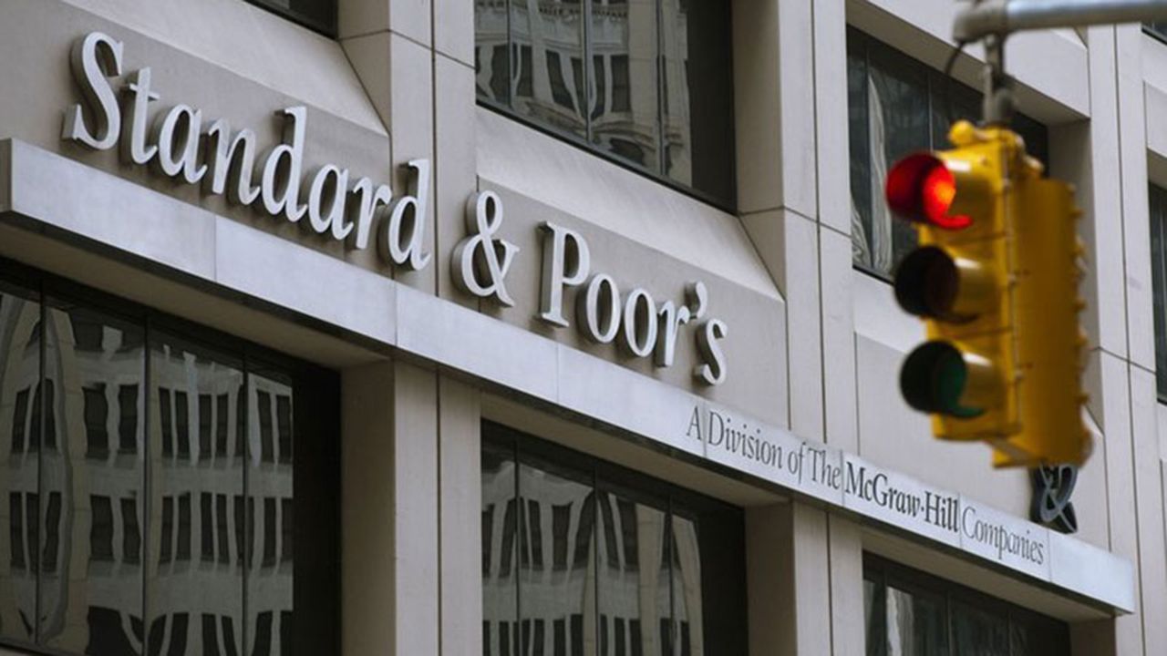 S&P’den Türkiye kararı: Kredi görünümü durağandan pozitife çevrildi