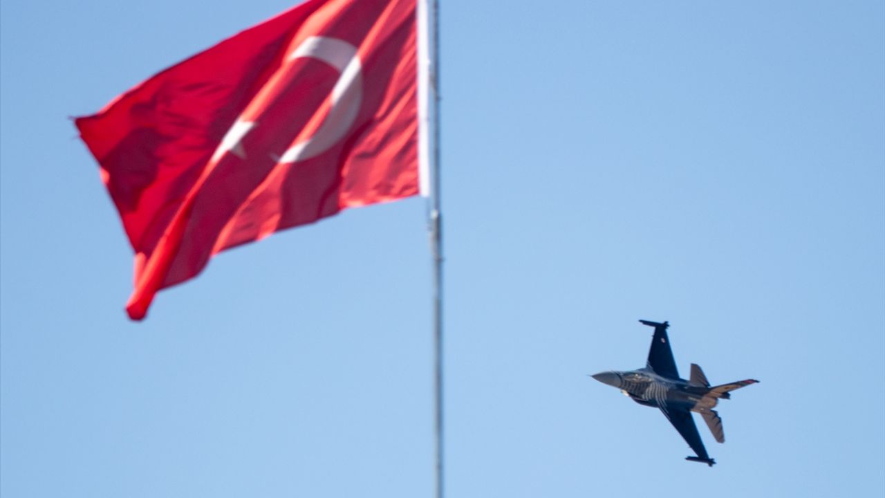 Başkent gökyüzünde SOLOTÜRK'ten 30 ağustos provası