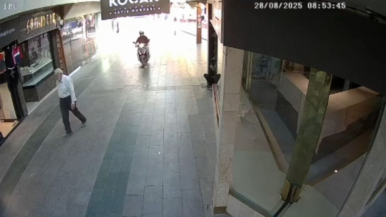 Motosiklet Sürücüsü Kaza Anında Ölümden Döndü