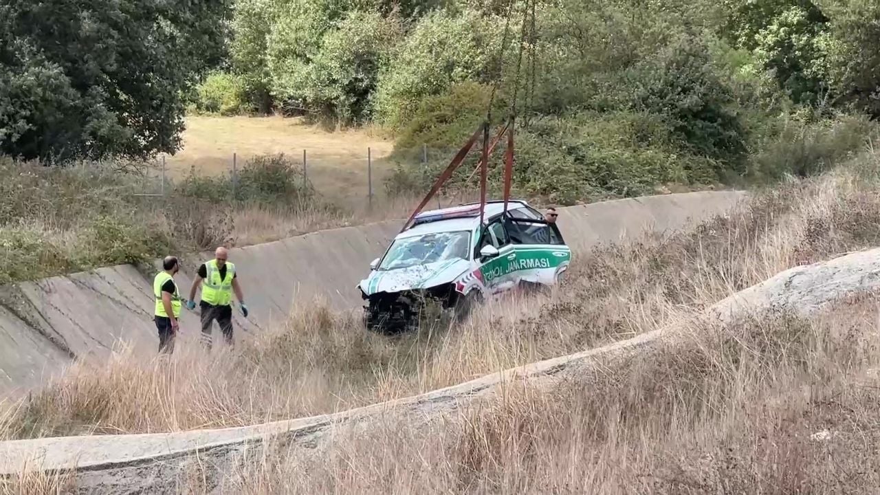 Çekmeköy’de Gişelerde Kaza: Jandarma Aracına TIR Çarptı