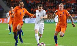 Hollanda'da futbola coronavirüs darbesi