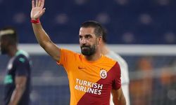 Arda Turan resmen futbolu bıraktı: 'Artık kramponları asma vakti'