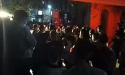 Mazlum Uygurlar, kampa atılacaklarını bile bile eylem yaptı! Zalim Çin'e "karantinayı kaldır” çağrısı