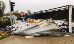 Hatay’da öğrenci servisi ile tır çarpıştı: 6 yaralı