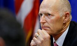 Florida eyaletinin Cumhuriyetçi Senatörü Rick Scott,'' Okullara silahlı saldırı düzenleyenler idam edilsin''