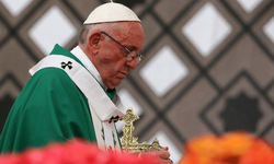 Papa Francis'ten tarihi reform