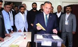 Zarfı sandığa atıp mesajı verdi! Kabine'den ilk oy veren bakan Bekir Bozdağ oldu!