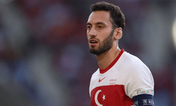 Hakan Çalhanoğlu transferi bitti! Herkesi ters köşeye yatırdı