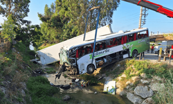 Mersin'de yolcu otobüsü ile kamyon çarpıştı: 2 ölü, 27 yaralı