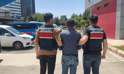 Polis kılığındaki insan kaçakçıları yakalandı