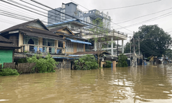 Myanmar'daki sellerden dolayı yerinden olan kişi sayısı 27 bini aştı