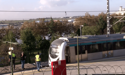 Gebze-Halkalı arasında sefer yapan Marmaray’a ait tren arıza yaptı