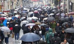 İstanbul'da kuvvetli rüzgar ve yağış etkisini gösterdi! Vatandaşlar zor anlar yaşadı!