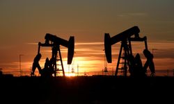 Brent petrolün varil fiyatı haftaya 77,09 dolardan başladı