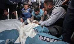 Gazze'deki hükümet: İsrail'in 7 Ekim'den bu yana düzenlediği saldırılarda 98 gazeteci öldürüldü