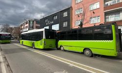 Özel halk otobüsü ile belediye otobüsü çarpıştı: 6 yaralı