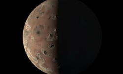 NASA'nın Juno uzay aracı, Jüpiter'in uydusu Io'ya en yakın görüntüsünü yakaladı