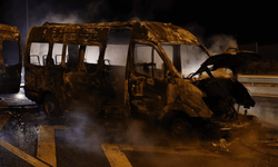 İstanbul Kağıthane’de seyir halindeki minibüs yandı