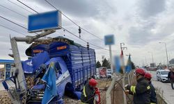 Konya'da pancar yüklü kamyon ile kamyonet çarpıştı: 2 yaralı
