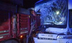 Burdur'da yolcu otobüsü kamyon ile çarpıştı