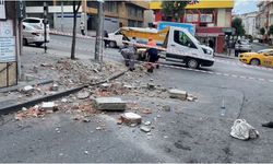 İstanbul’da facianın eşiğinden dönüldü! Bir binanın 3.katındaki balkon çöktü