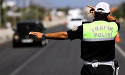 Makas atarak trafiği tehlikeye atan sürücüye ceza yağdı