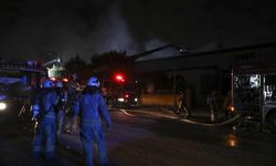 Beylikdüzü'nde korkutan yangın: Üretim tesisini alevler sardı