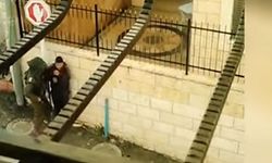 Alçaklıkta sınır tanımıyorlar! İsrail askeri Filistinli çocuğu böyle darbetti