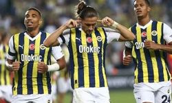 Fenerbahçe'de 2 futbolcu ile yollar ayrılıyor