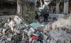 Gazze'deki can kaybı 27 bin 238'e çıktı: Enkaz altında ve yol kenarındaki cenazeler alınamıyor