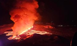 İzlanda yanardağı yeniden patladı