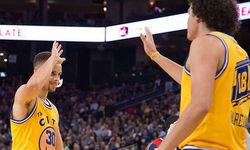 Golden State Warriors seriyi 54'e çıkardı