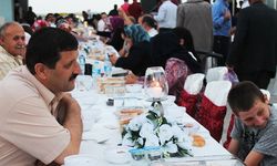 Demirci Belediyesi'nden öksüz ve yetimlere iftar