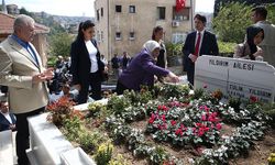 Başbakan Yıldırım'dan kabir ziyareti