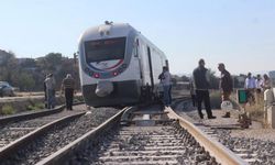 Yolcu treni raydan çıktı