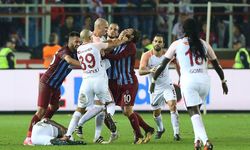 Trabzon'da futbolcular birbirine girdi! 2 kırmızı...