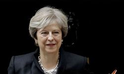 Theresa May: Top AB’nin bahçesinde