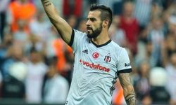 Negredo’dan topu alan penaltıyı kaçırıyor!