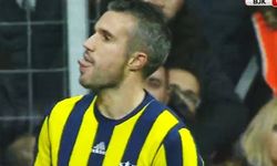 Robin van Persie'den Beşiktaş tribünlerine çirkin hareket