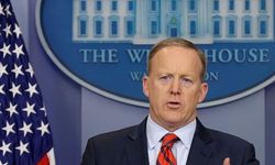 Beyaz Saray Sözcüsü Spicer'dan 'Hitler' özrü