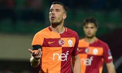 Podolski'nin o hareketine tepki yağıyor!