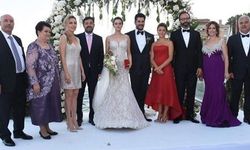 Fahriye Evcen ve Burak Özçivit'in düğününden ilk kareler