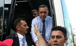 Cumhurbaşkanı Erdoğan görünce otobüsten indi