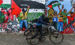 Güney Afrika sokaklarında Filistin'e destek çizimleri