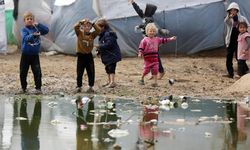 Gazzeliler şimdi de yağmur ve su baskınlarıyla mücadele ediyor