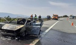 Anadolu Otoyolu'nda seyir halindeki araç alev alev yandı!