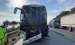 TEM’de yolcu otobüsü, tır ve hafif ticari araç çarpıştı
