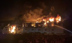Alevler geceyi aydınlattı! 461 işçinin kaldığı konteyner yatakhanede yangın