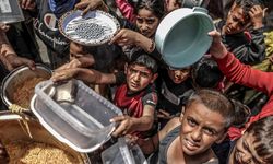 Filistinlilerin bir kap sıcak yemek için oluşturduğu kuyruk